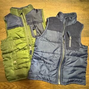 Little Lad Size 4T Puffer Vests - Green and Blue